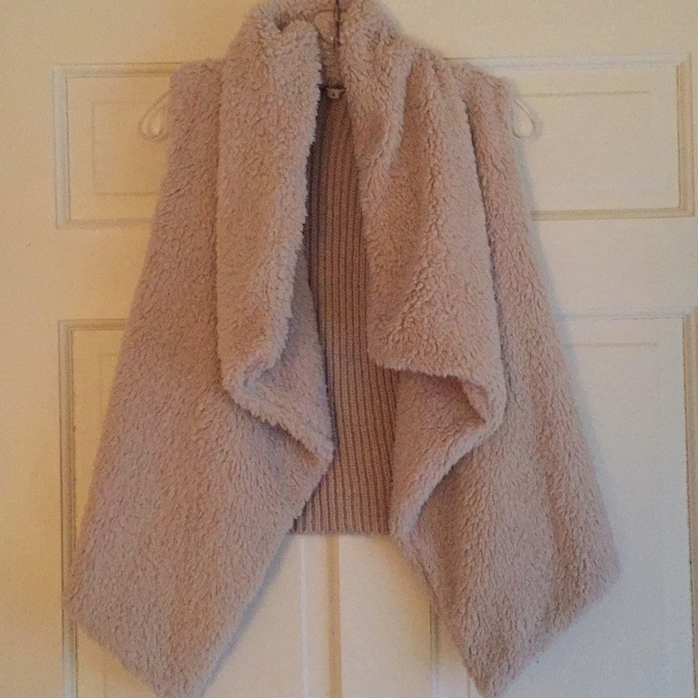BB Dakota furry vest size S